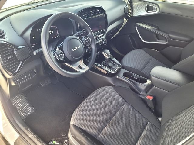 Used 2023 White Kia S image 10