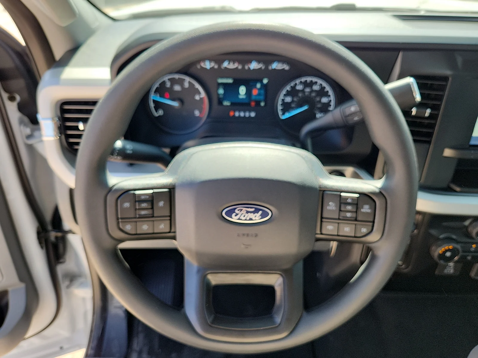 New 2027 Oxford White Ford XL image 21