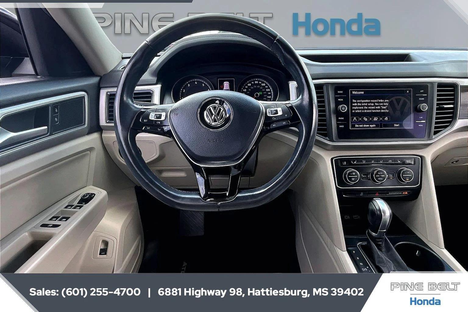 Used 2018 Deep Black Pearl Volkswagen 3.6L V6 SE image 5
