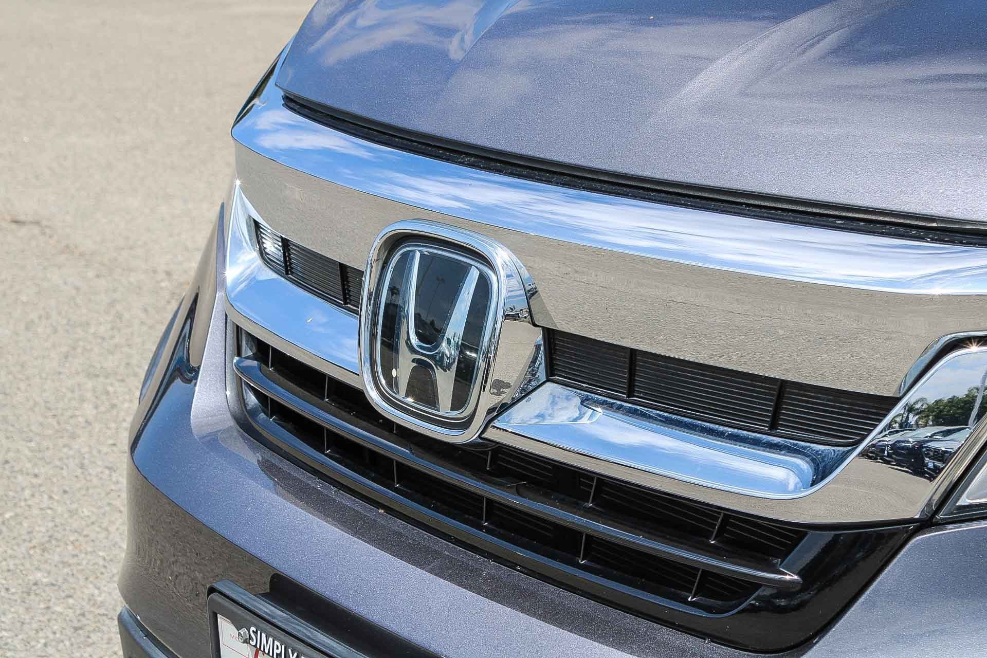Certified Used 2022 Modern Steel Metallic Honda AWD ELITE image 33