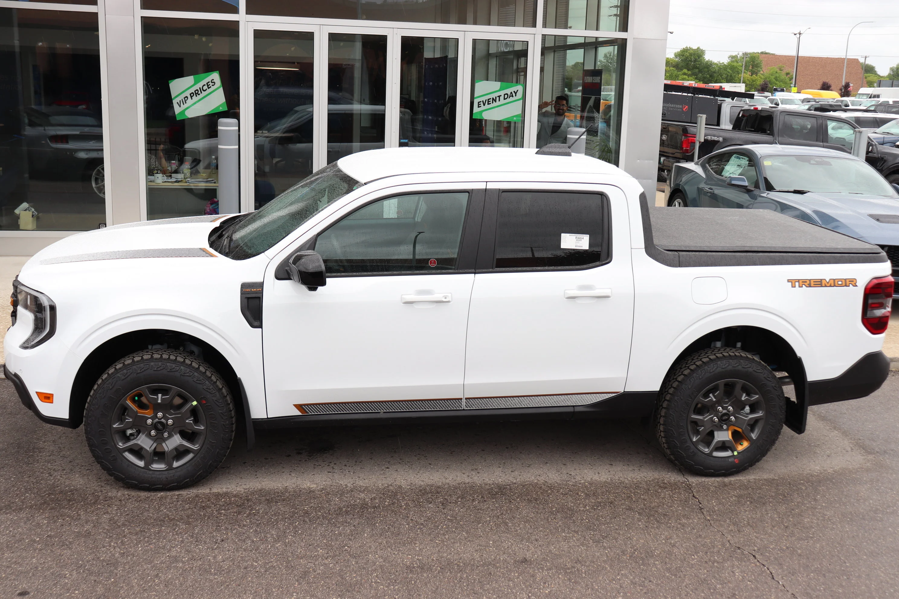 New 2026 OXFORD WHITE Ford Tremor image 3