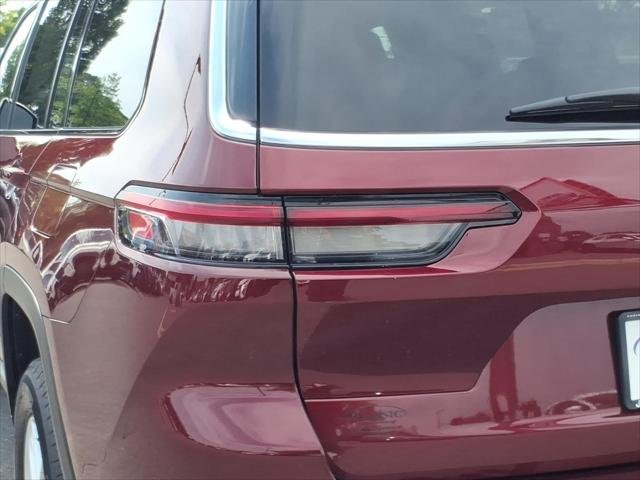 New 2026 Velvet Red Pearl-Coat Exterior Paint Jeep Laredo X image 17