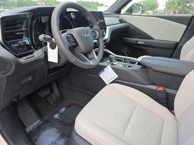 New 2026 Wind Chill Pearl Lexus PREMIUM AWD image 32