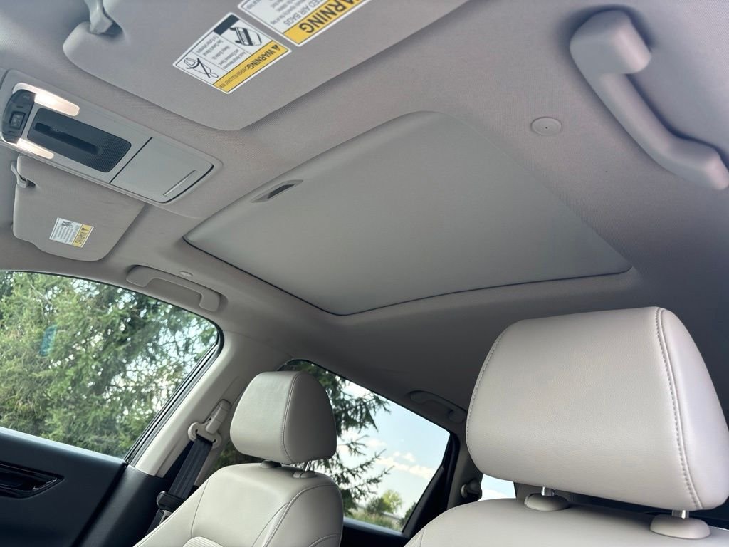 Used 2024  Honda EX-L image 22