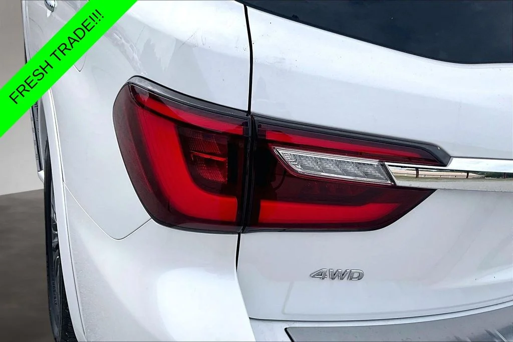 Used 2024 White INFINITI Sensory image 22