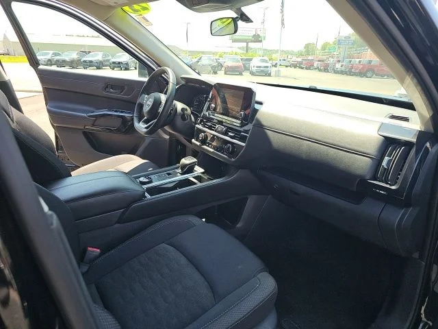 Used 2025 Super Black Nissan SV image 16