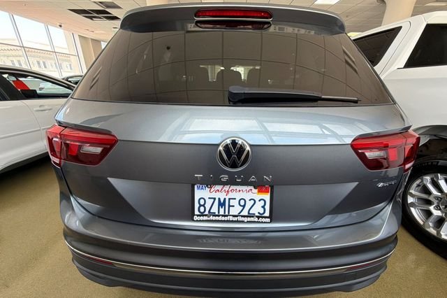 Used 2022 Platinum Gray Metallic Volkswagen 2.0T S image 9