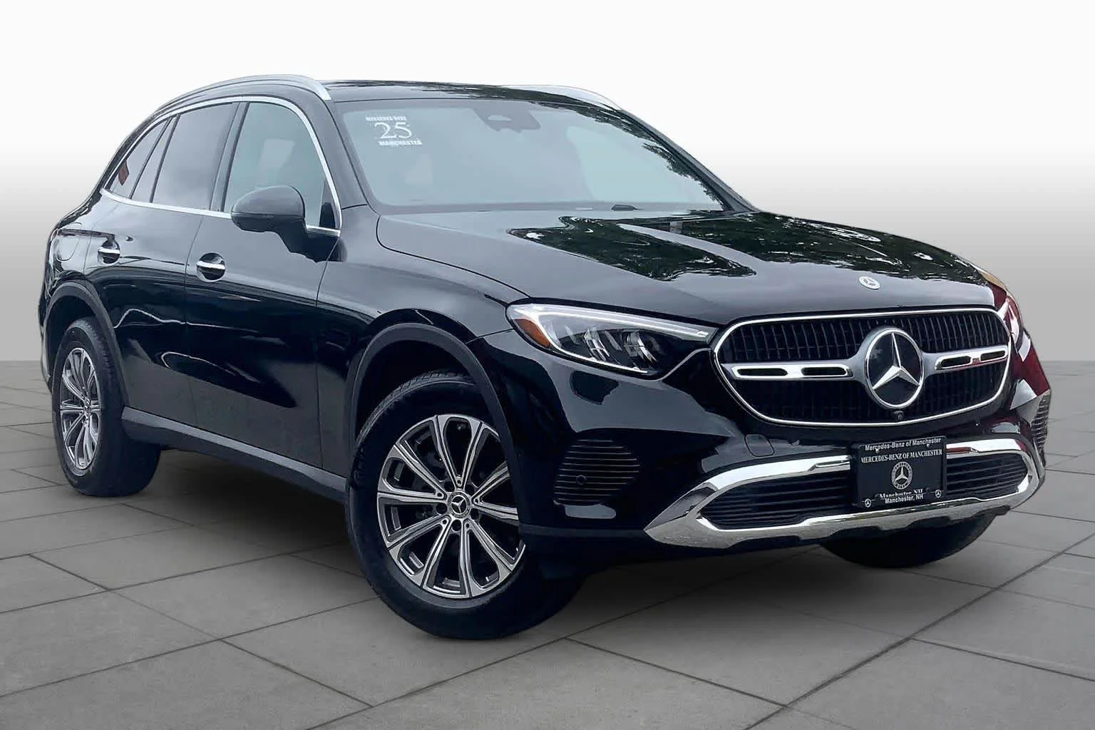 Certified Used 2025 Black Mercedes-Benz GLC 300 image 3