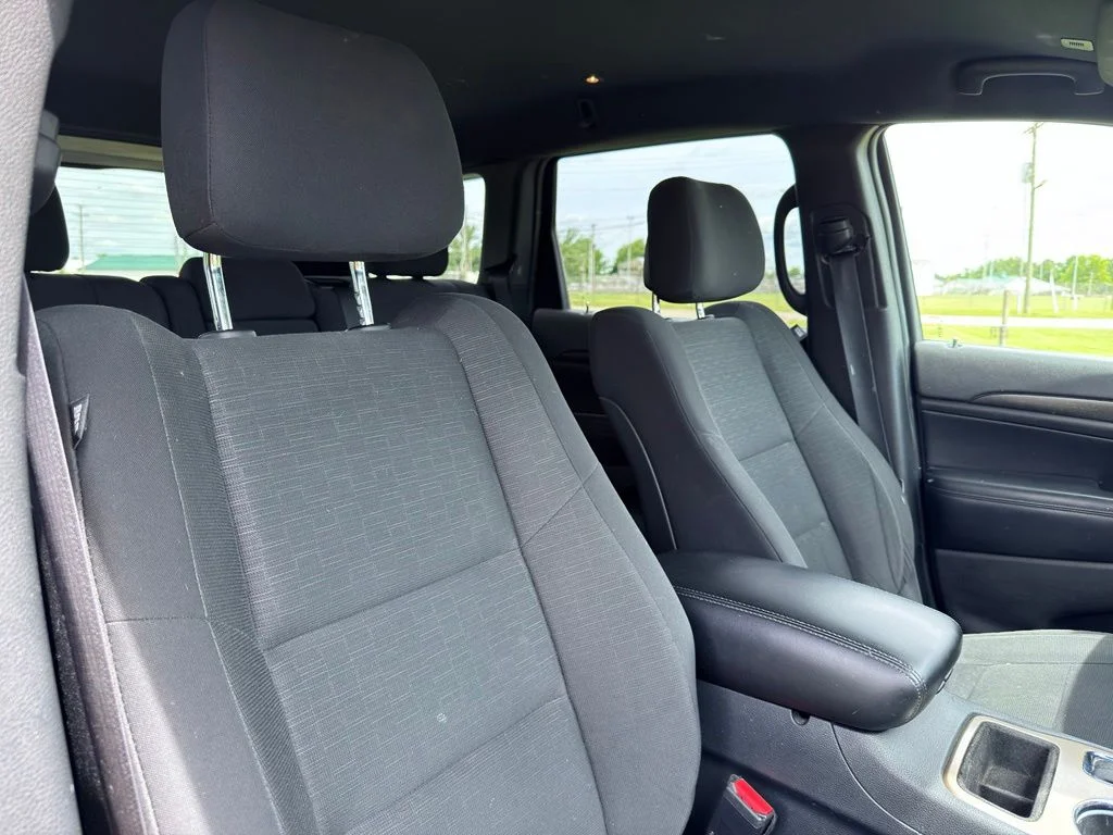 Used 2017 Black Jeep Laredo image 31