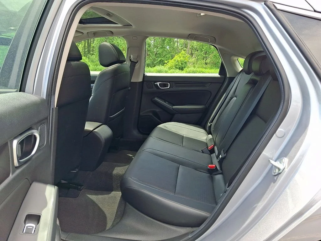 Certified Used 2024 Lunar Silver Metallic Honda EX-L image 10