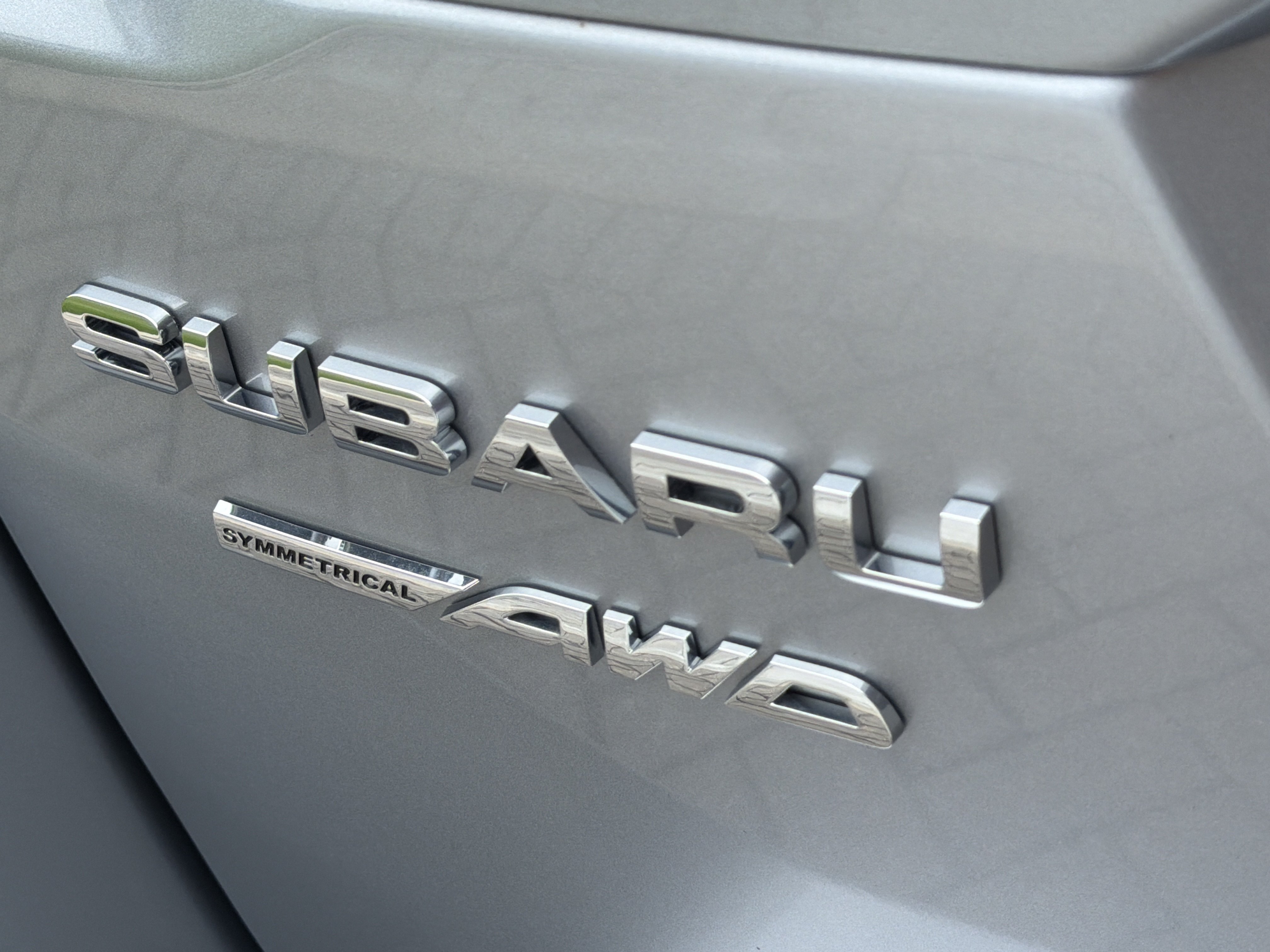 Certified Used 2025 Ice Silver Metallic Subaru Limited image 13