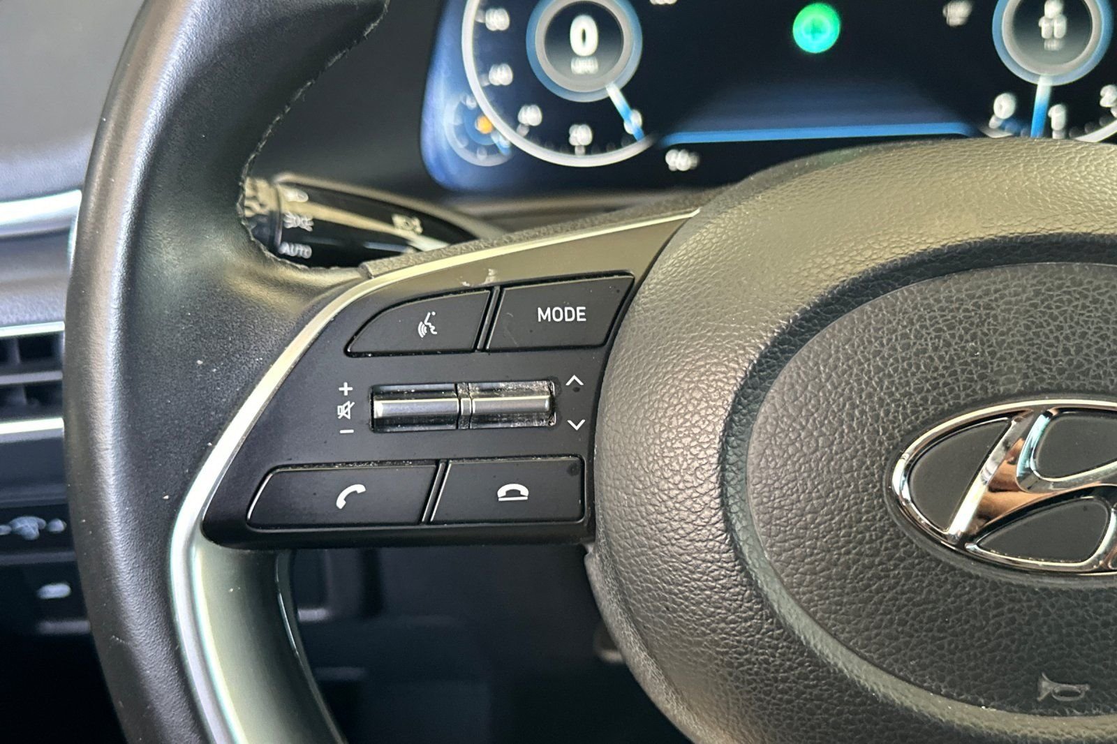 Used 2022 Gray Hyundai SEL image 25