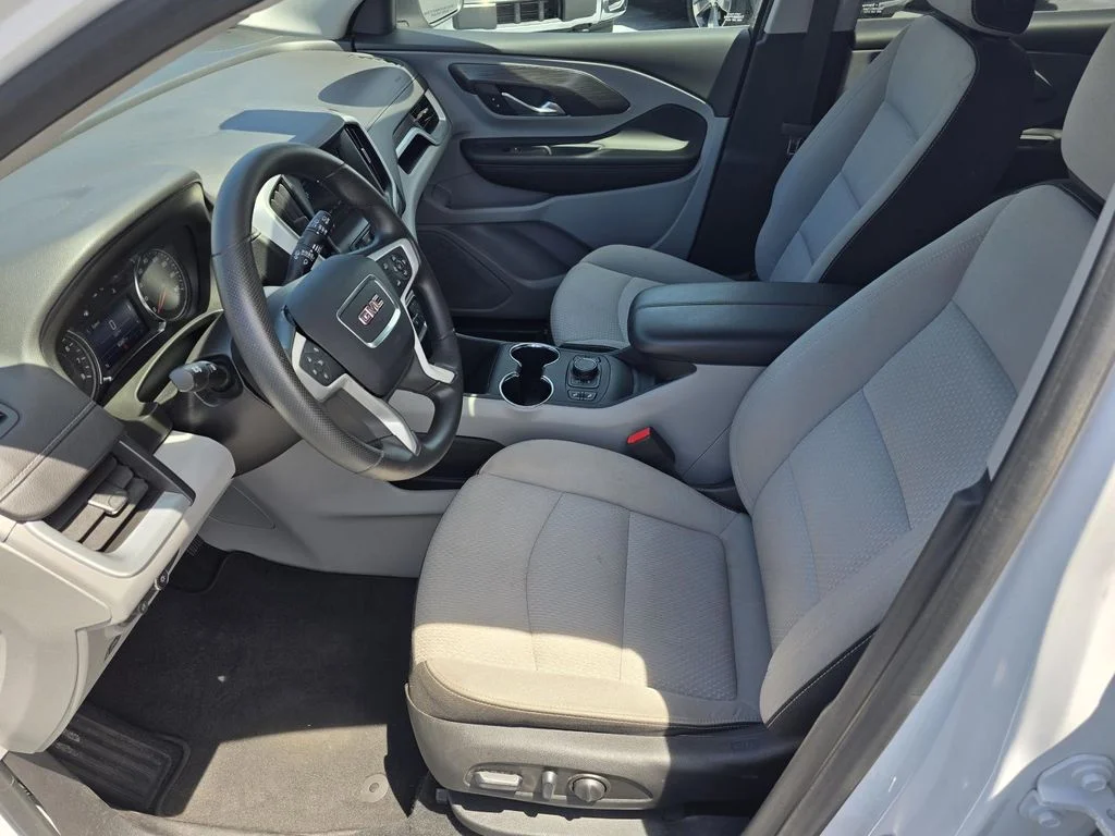 Used 2023 Summit White GMC SLE image 9