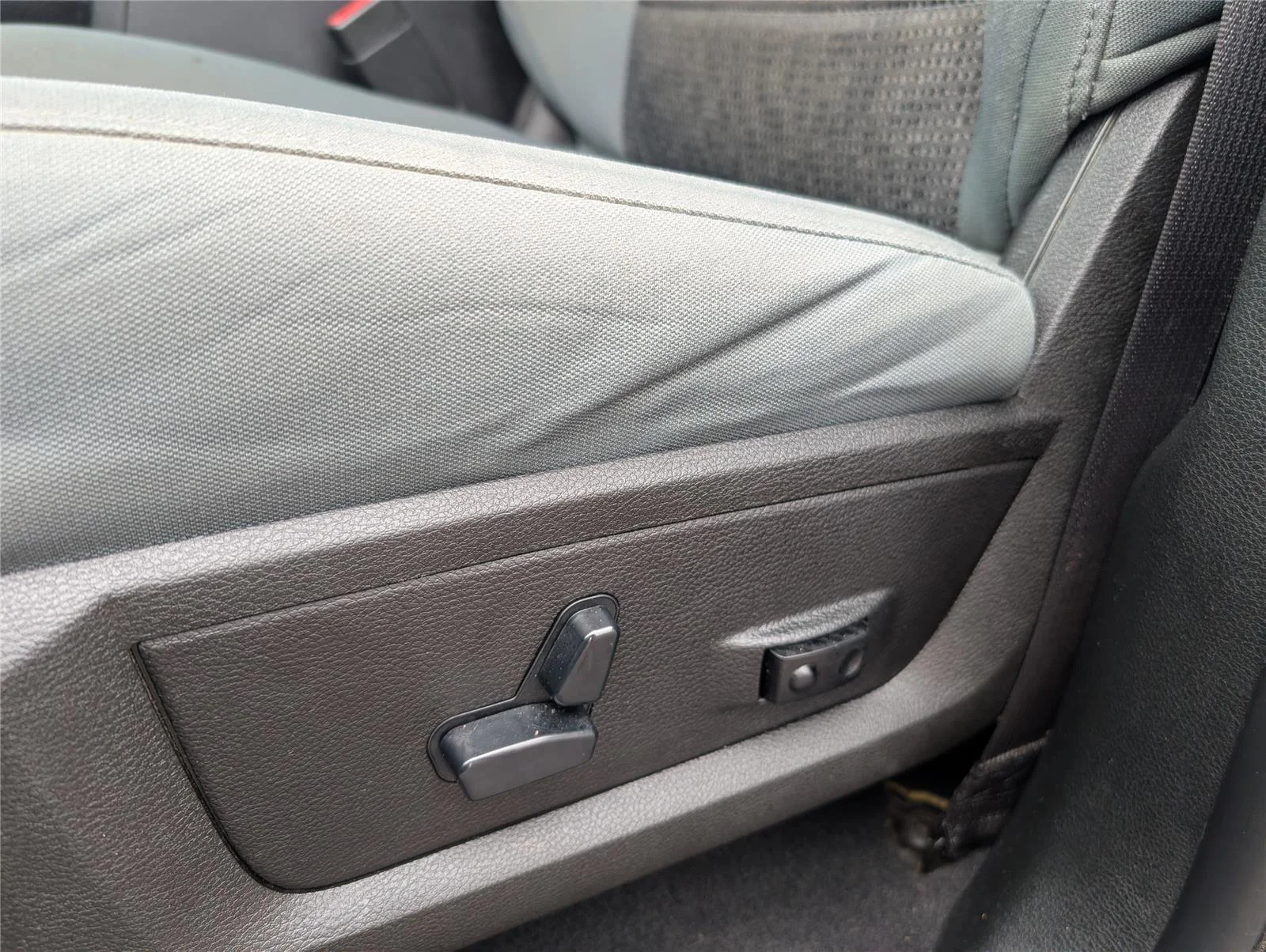 Used 2019 Granite Crystal Metallic Ram Warlock image 12
