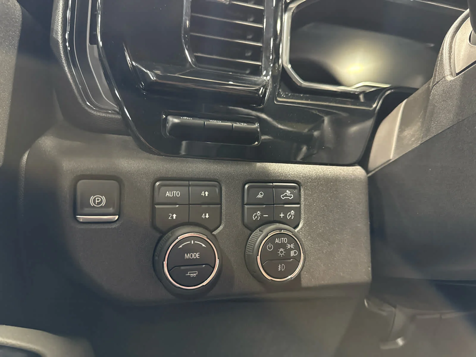 Used 2025 Black Chevrolet ZR2 image 23