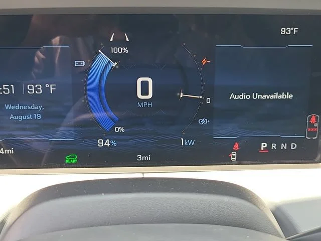 New 2027 Summit White Chevrolet LT image 24