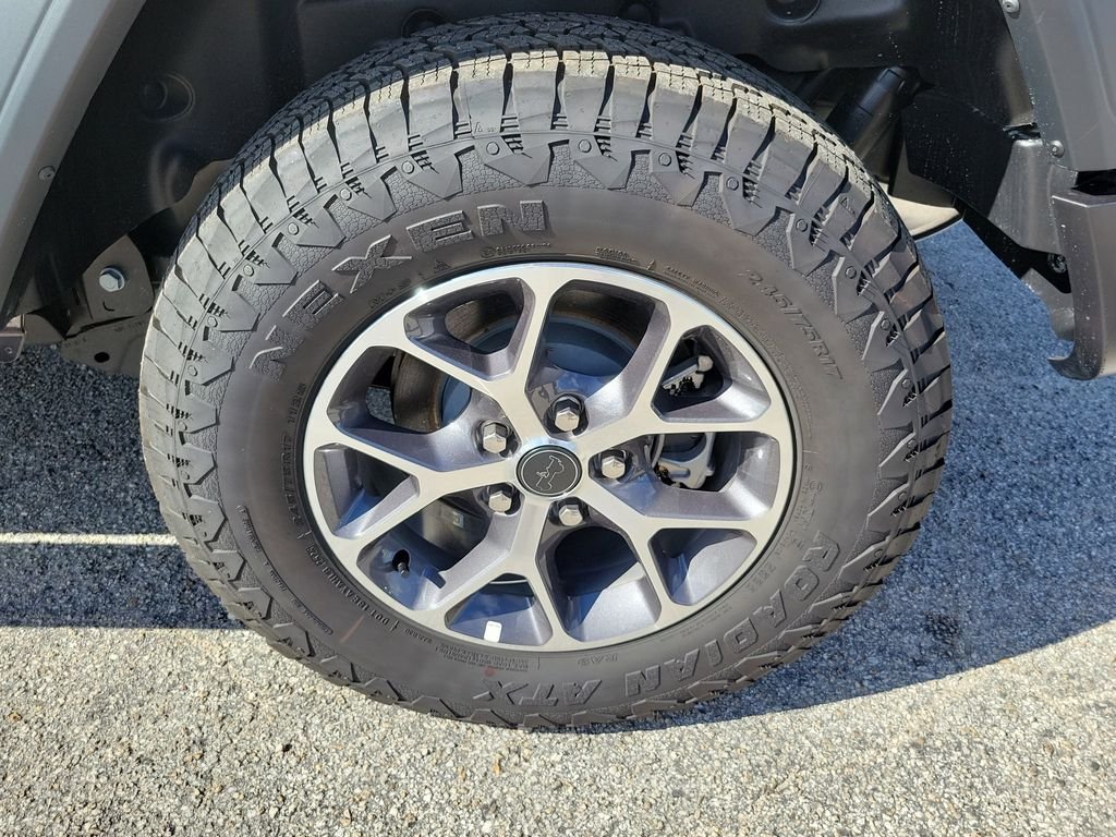 New 2025 Granite Crystal Metallic Clear-Coat Exterior Paint Jeep Sport S image 7