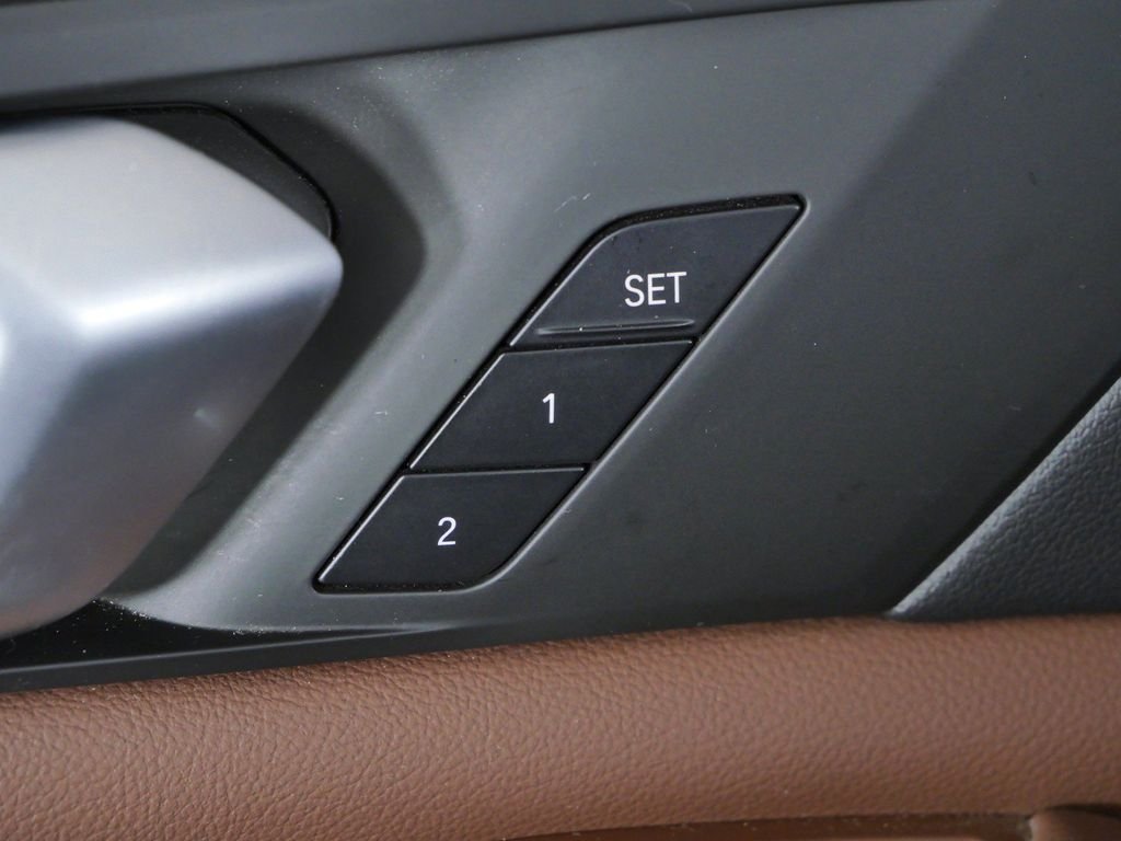 Used 2020 Carbon Black Metallic BMW xDrive40i image 35