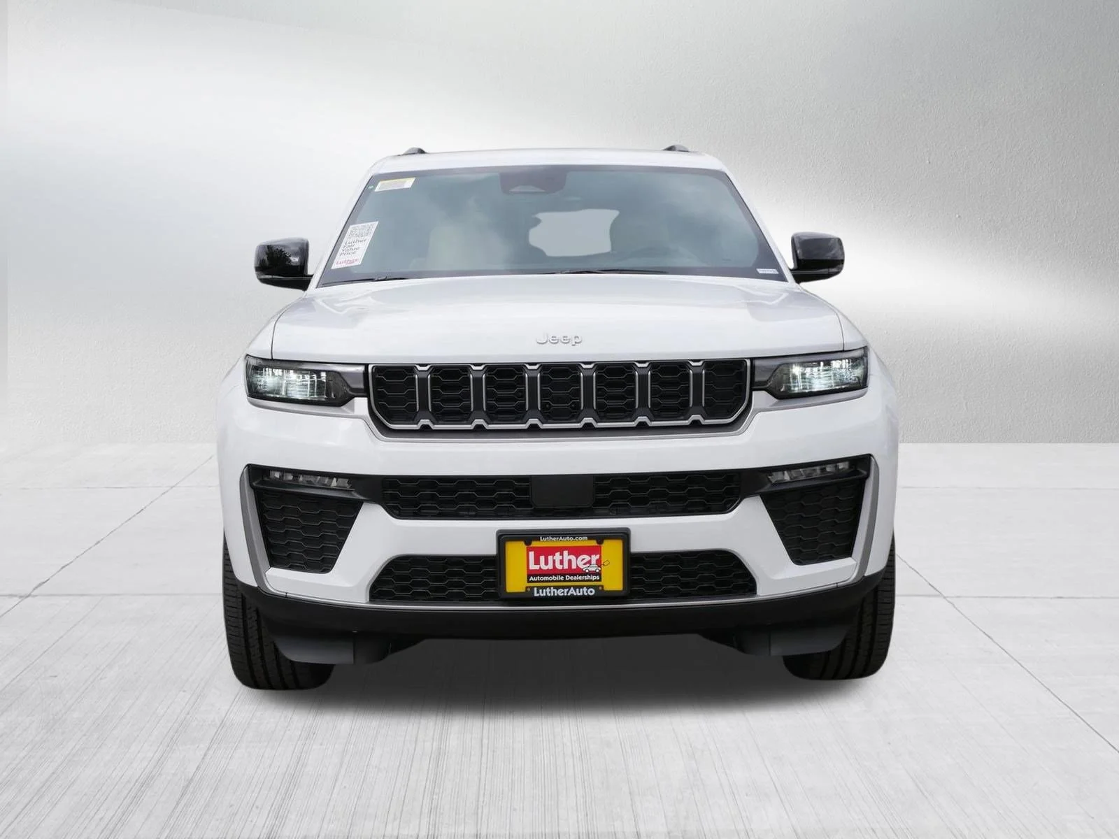 New 2026 Bright White Clear-Coat Exterior Paint Jeep Limited image 2