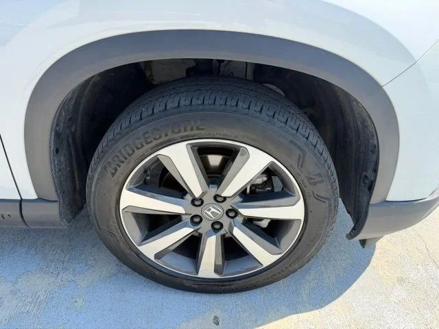Used 2023 White Honda Touring image 9