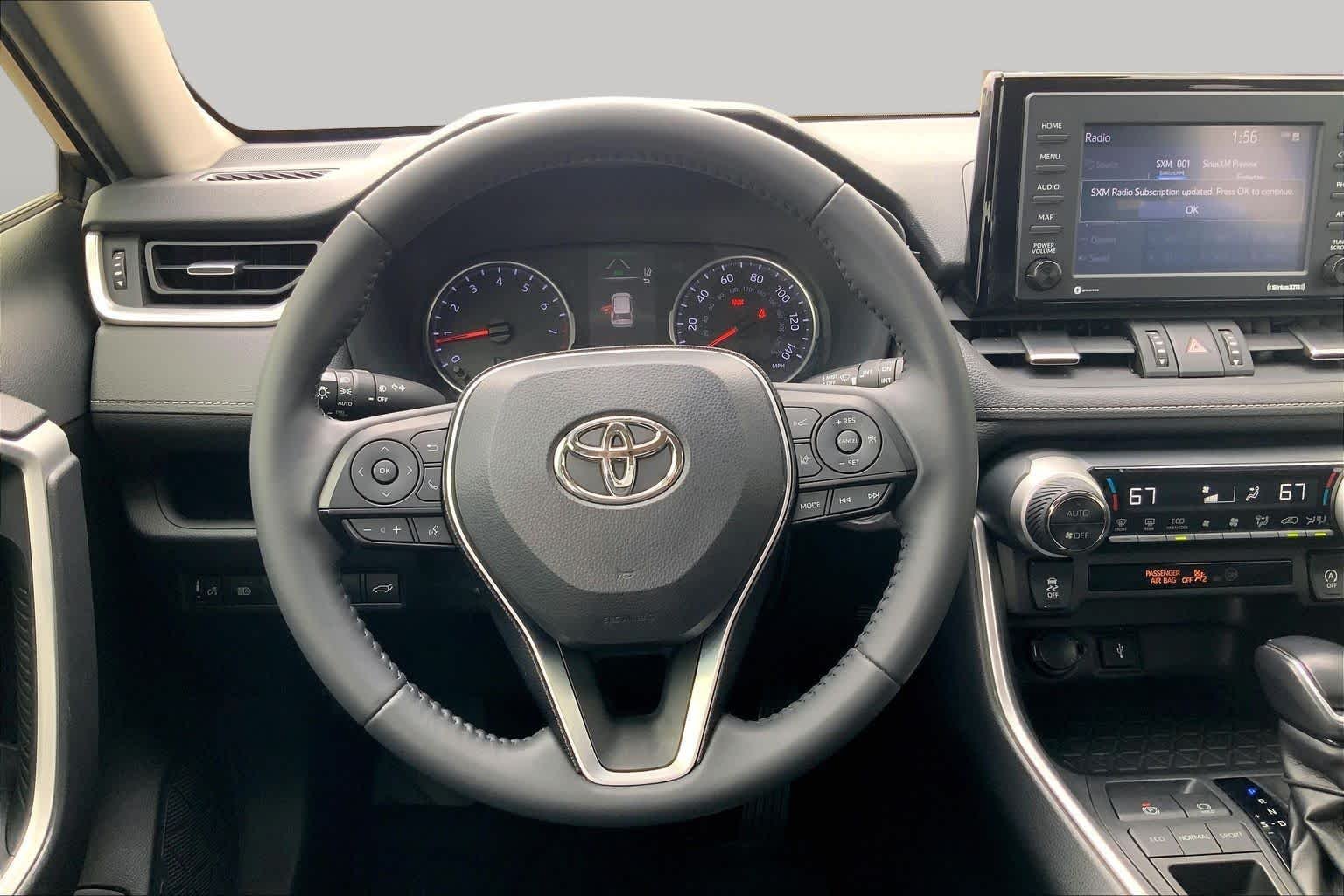 Used 2020 Magnetic Gray Metallic Toyota XLE Premium image 6