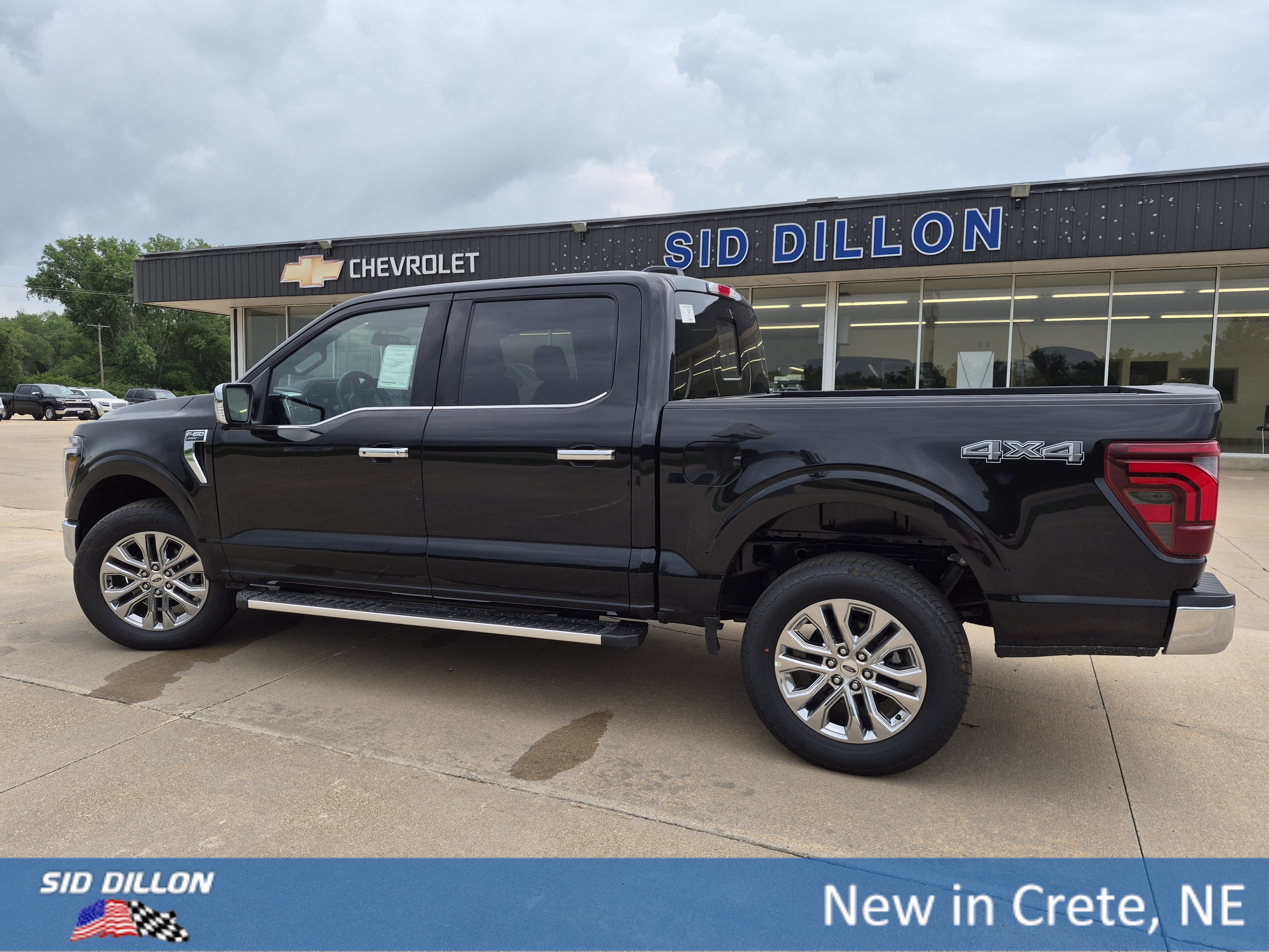 New 2026 Agate Black Metallic Ford Lariat® image 17