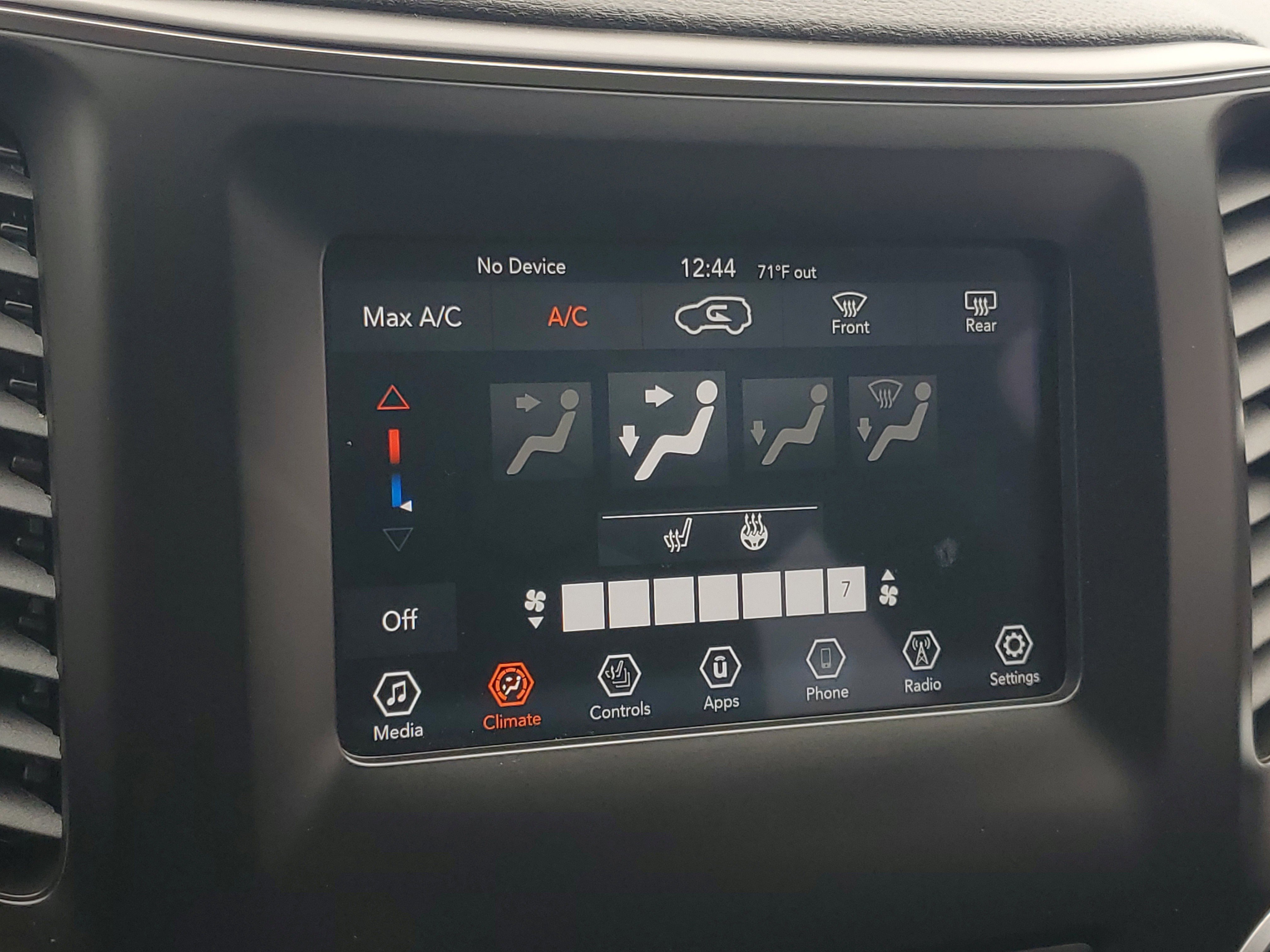 Used 2020 Diamond Black Crystal Pearlcoat Jeep Latitude Plus image 22