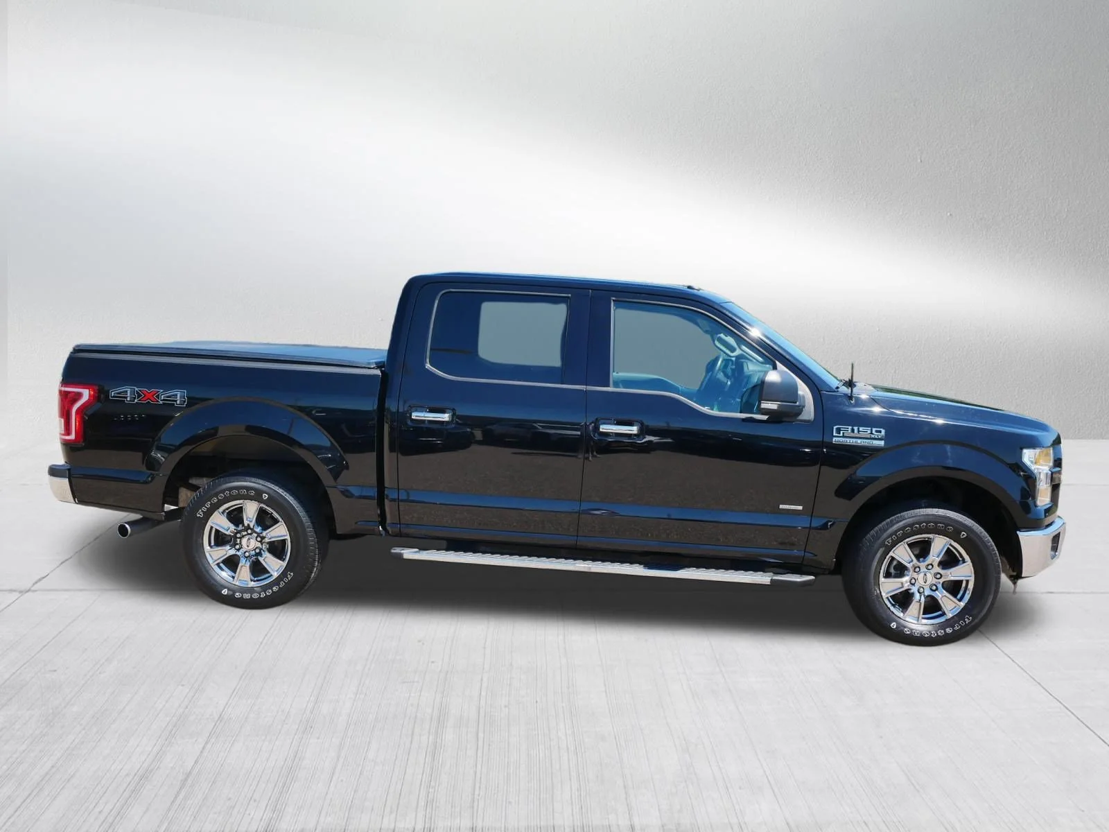 Certified Used 2022 Agate Black Ford XLT image 8