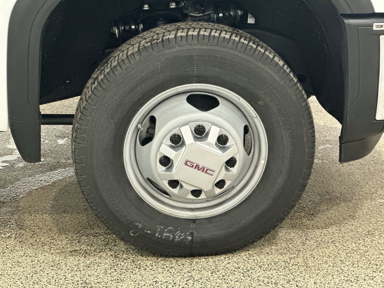 2026 GMC Sierra 3500 Chassis Cab Pro - Photo 10