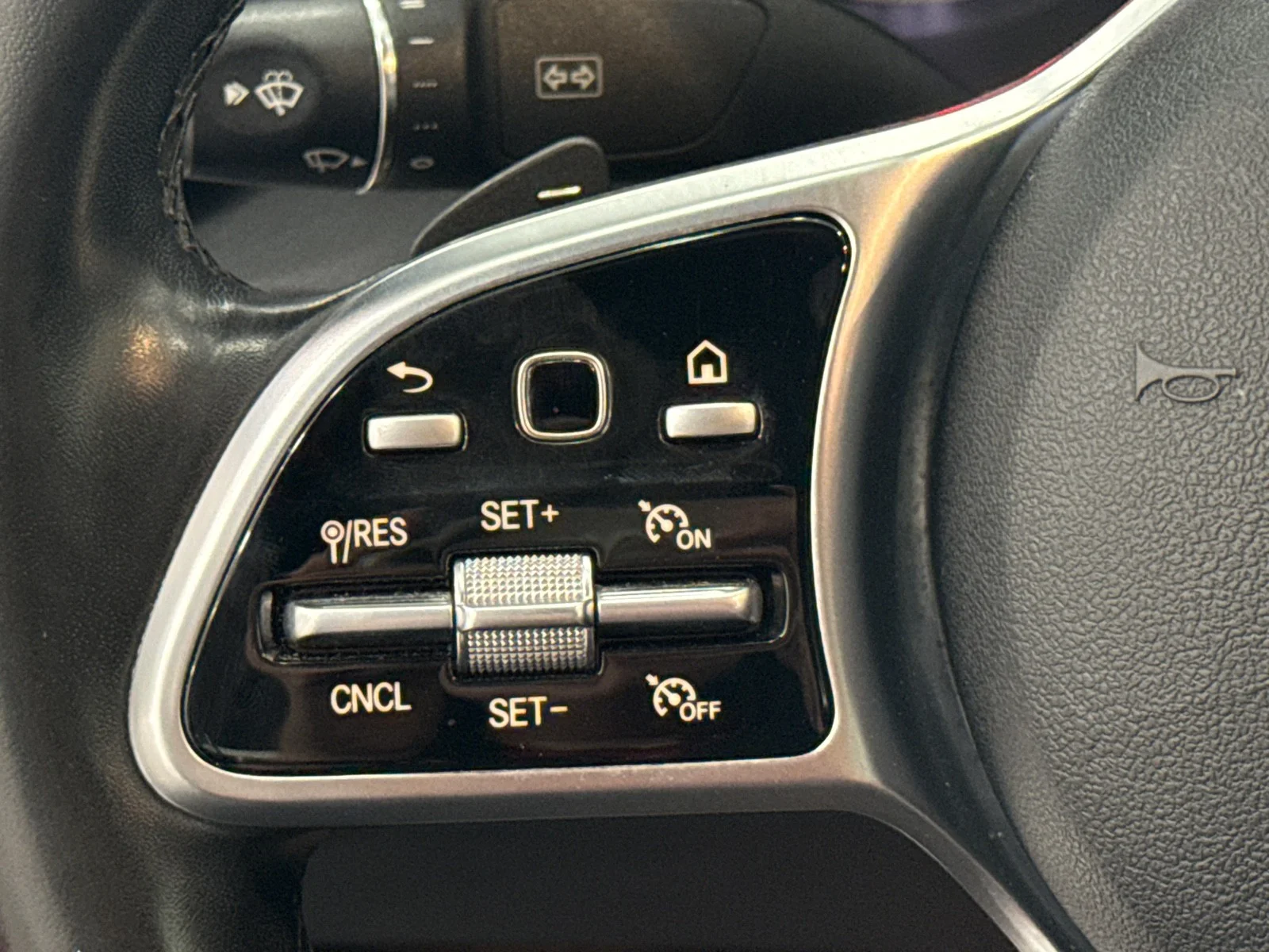Used 2019 Polar White Mercedes-Benz 300 4MATIC® image 24
