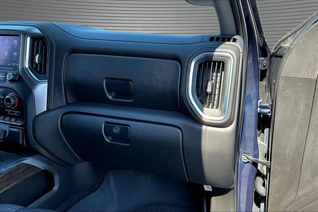 Used 2020 Blue Chevrolet RST image 27