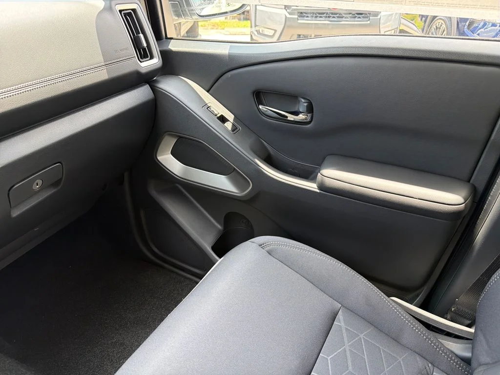 New 2026 Glacier White Nissan Crew Cab SV image 26