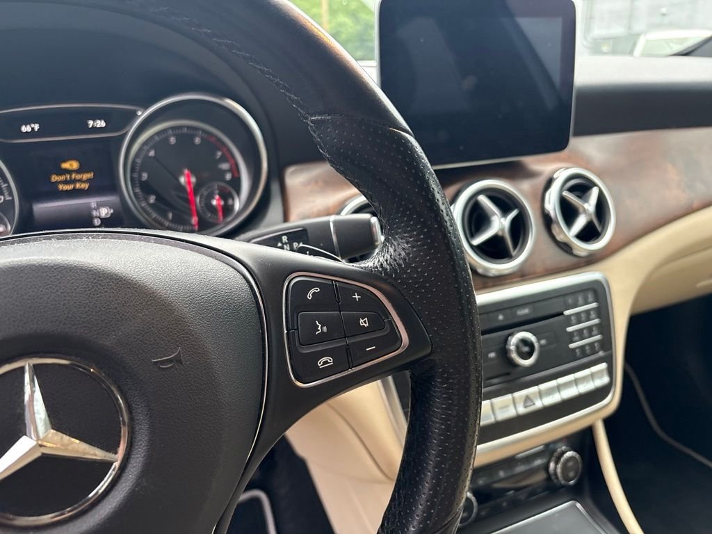 Used 2018 White Mercedes-Benz GLA 250 image 5