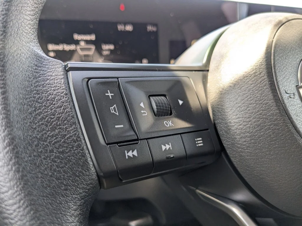 Used 2025 Canyon Bronze Metallic Nissan SV image 22
