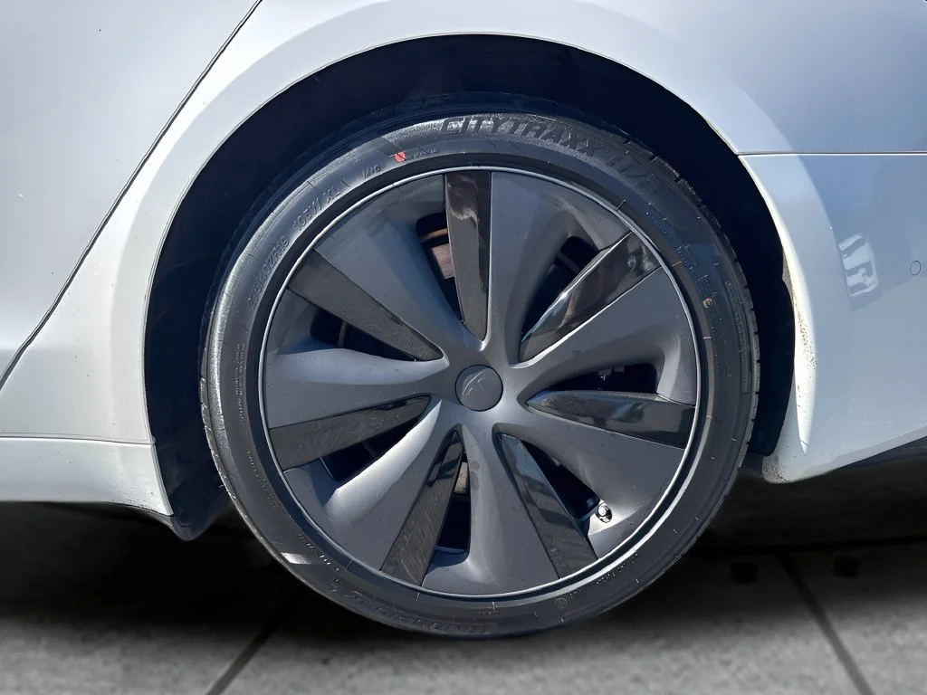 Used 2023 White Tesla Plaid image 33