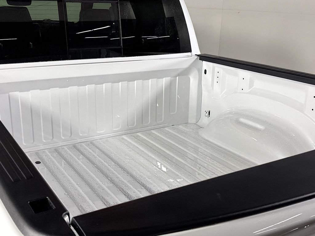 New 2026 Ivory White Tri-Coat Pearl-Coat Exterior Paint RAM Laramie image 21