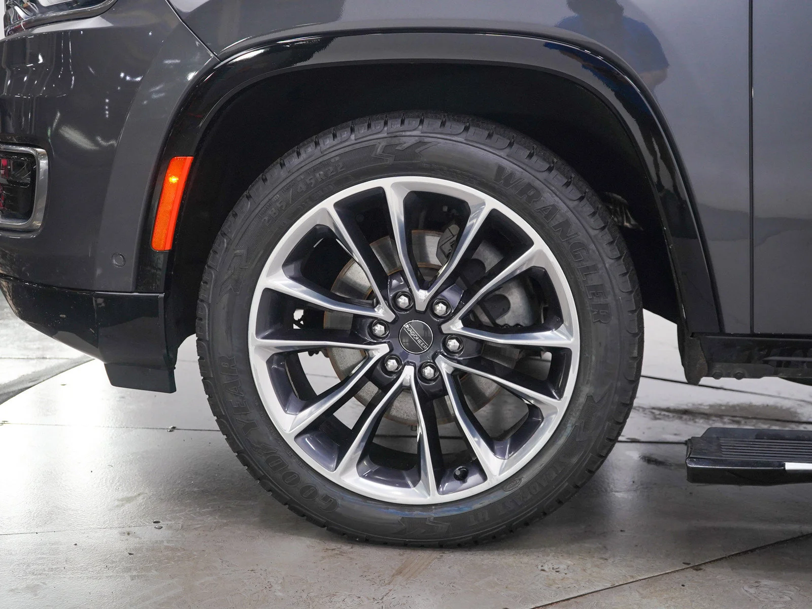 Used 2022 Baltic Gray Metallic Clearcoat Jeep Series III image 30