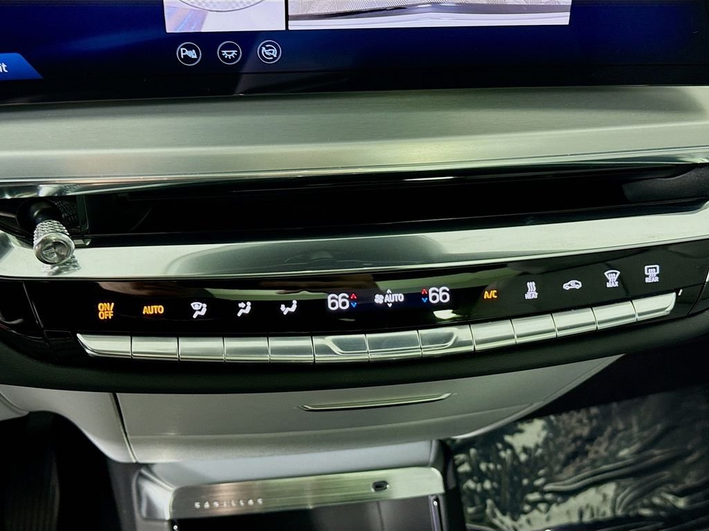 Used 2025 White Cadillac Sport image 17