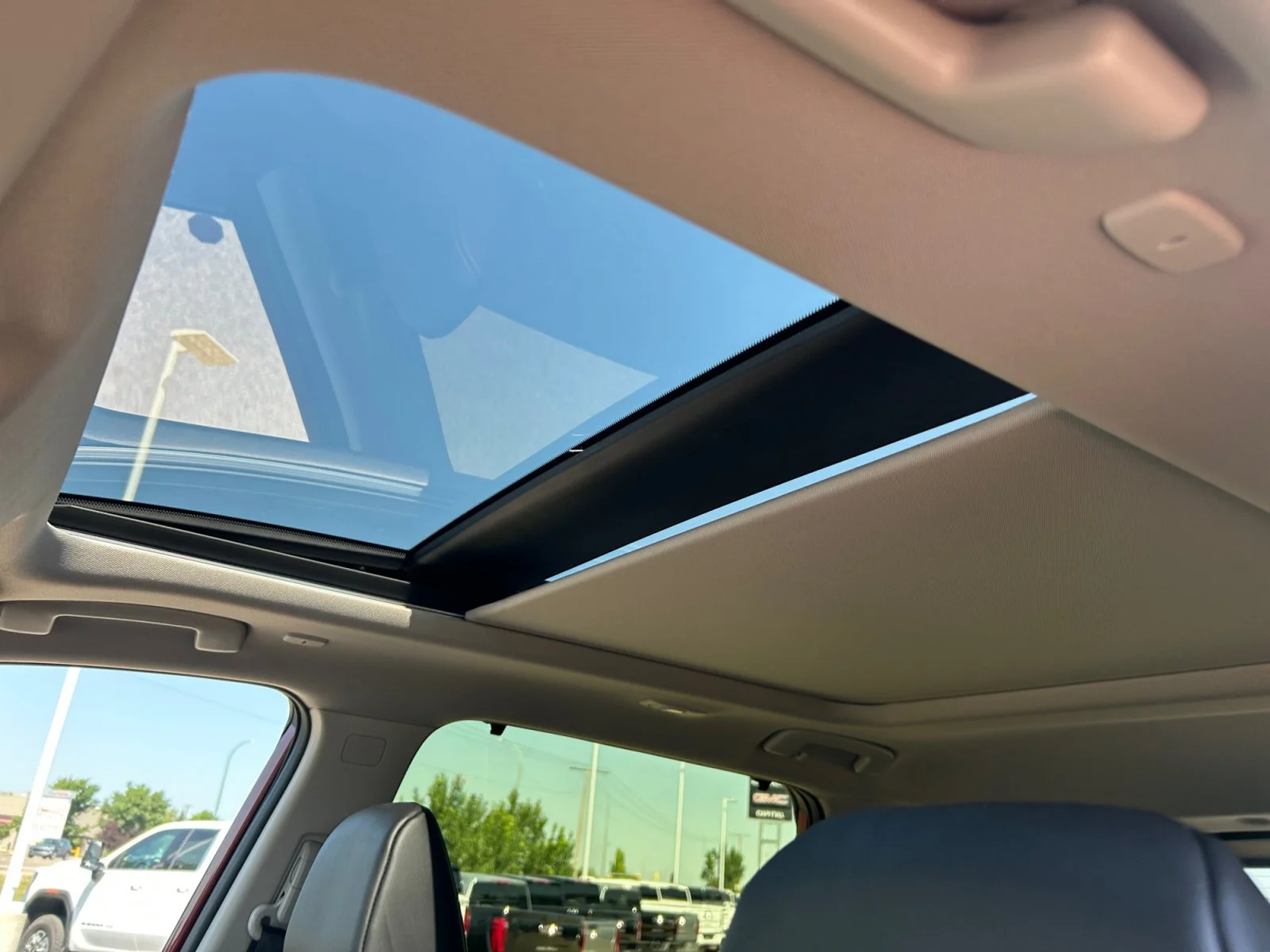 Used 2024 RED METALLIC Nissan SV Moonroof AWD image 18