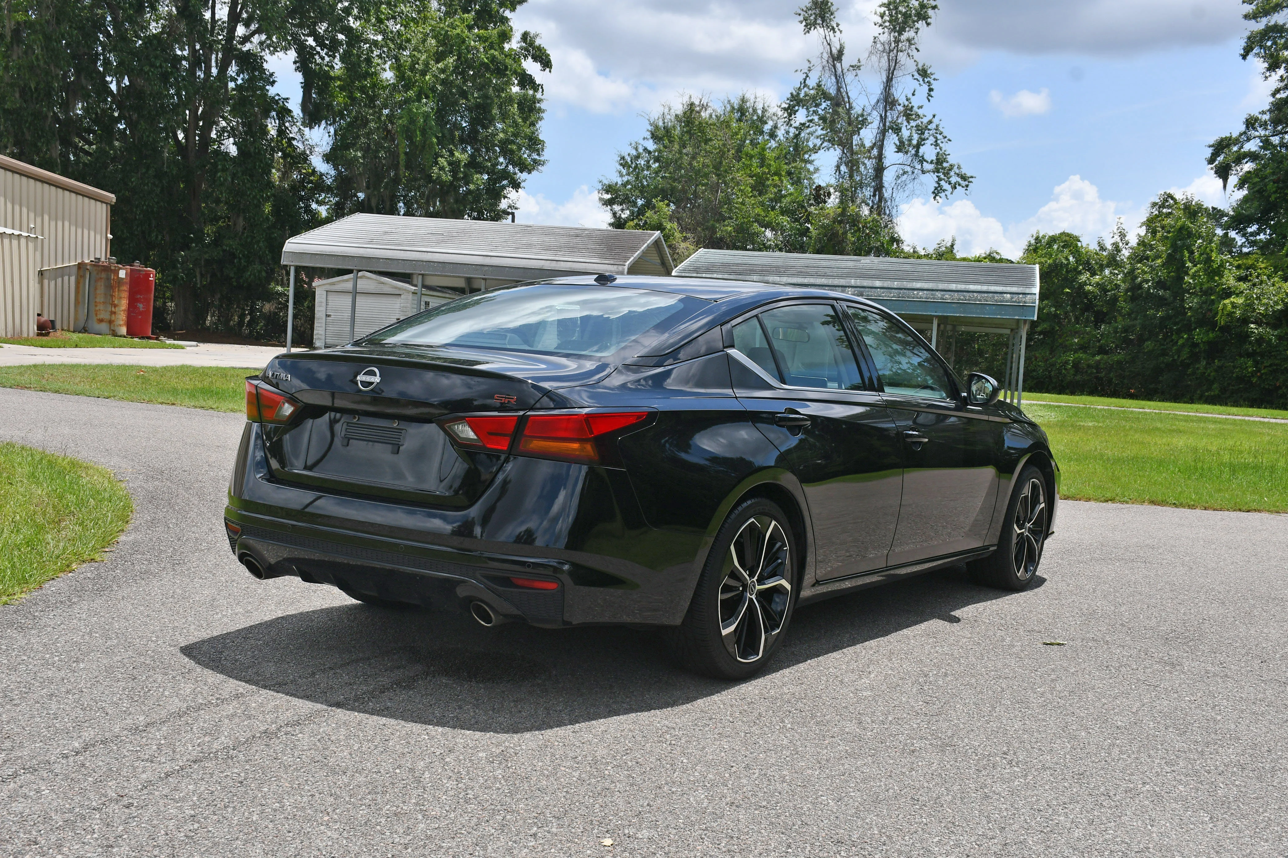 Used 2024 Black Nissan 2.5 SR image 3