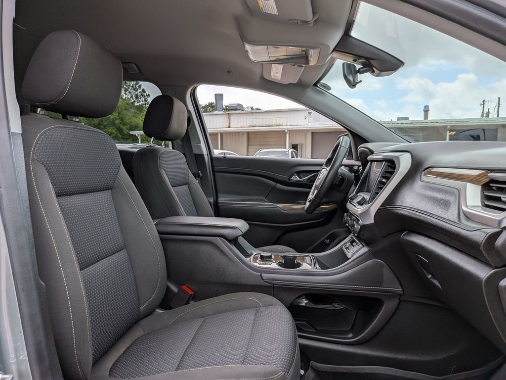 Used 2023 Silver GMC SLE image 30