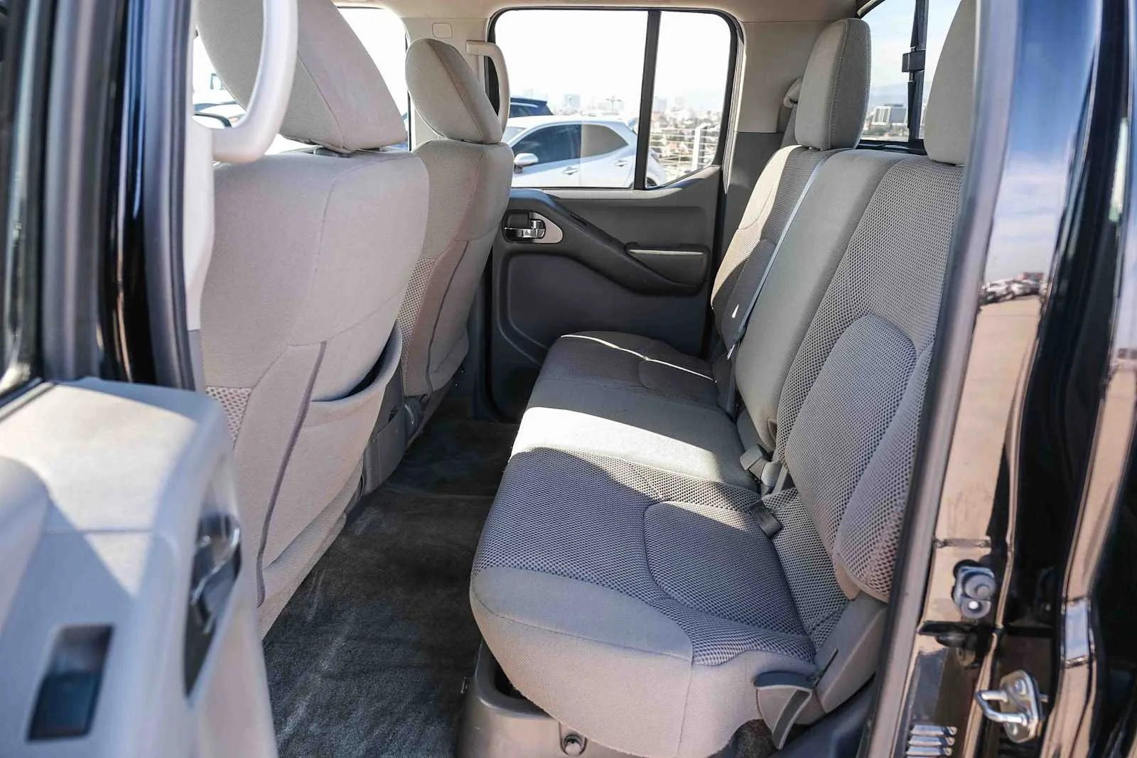 Used 2018 Magnetic Black Nissan SV V6 image 18