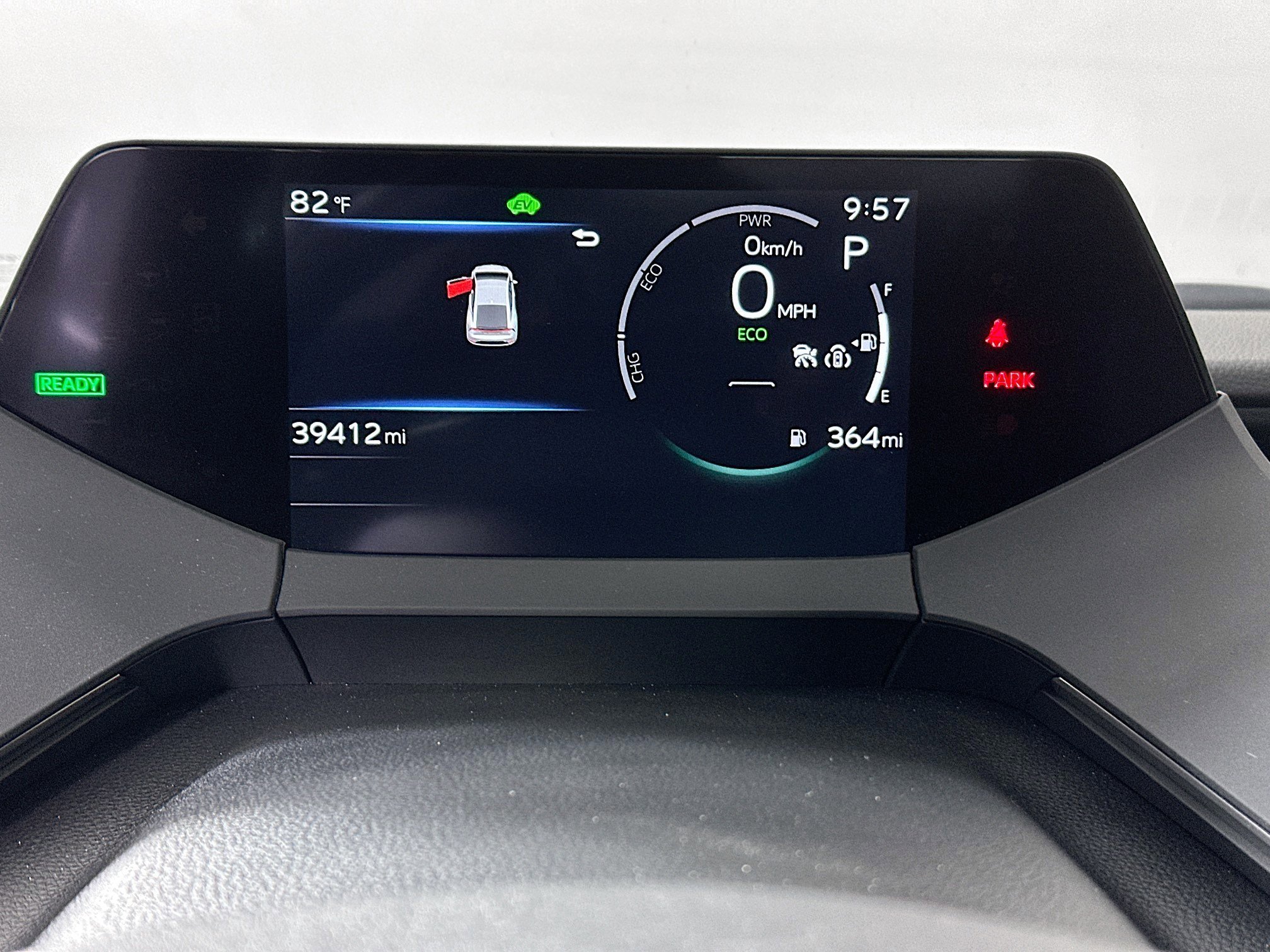 Used 2023 Pearl Toyota LE image 19