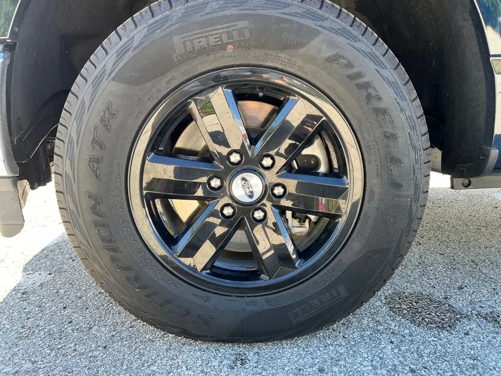 Used 2023 Blue Ford XLT image 9