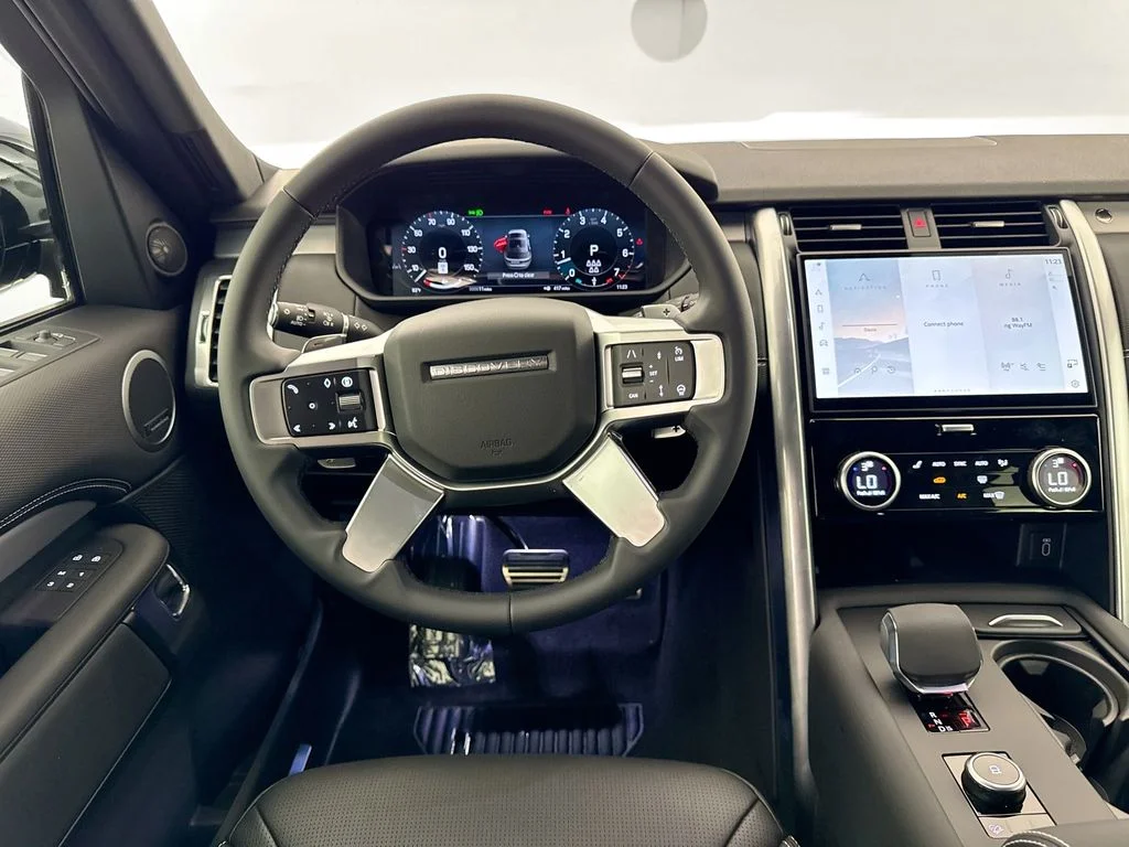 New 2026 Lantau Bronze Land Rover Dynamic SE image 23