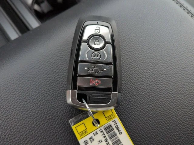 New 2026 Ruby Red Metallic Tinted Clearcoat Ford XLT image 27
