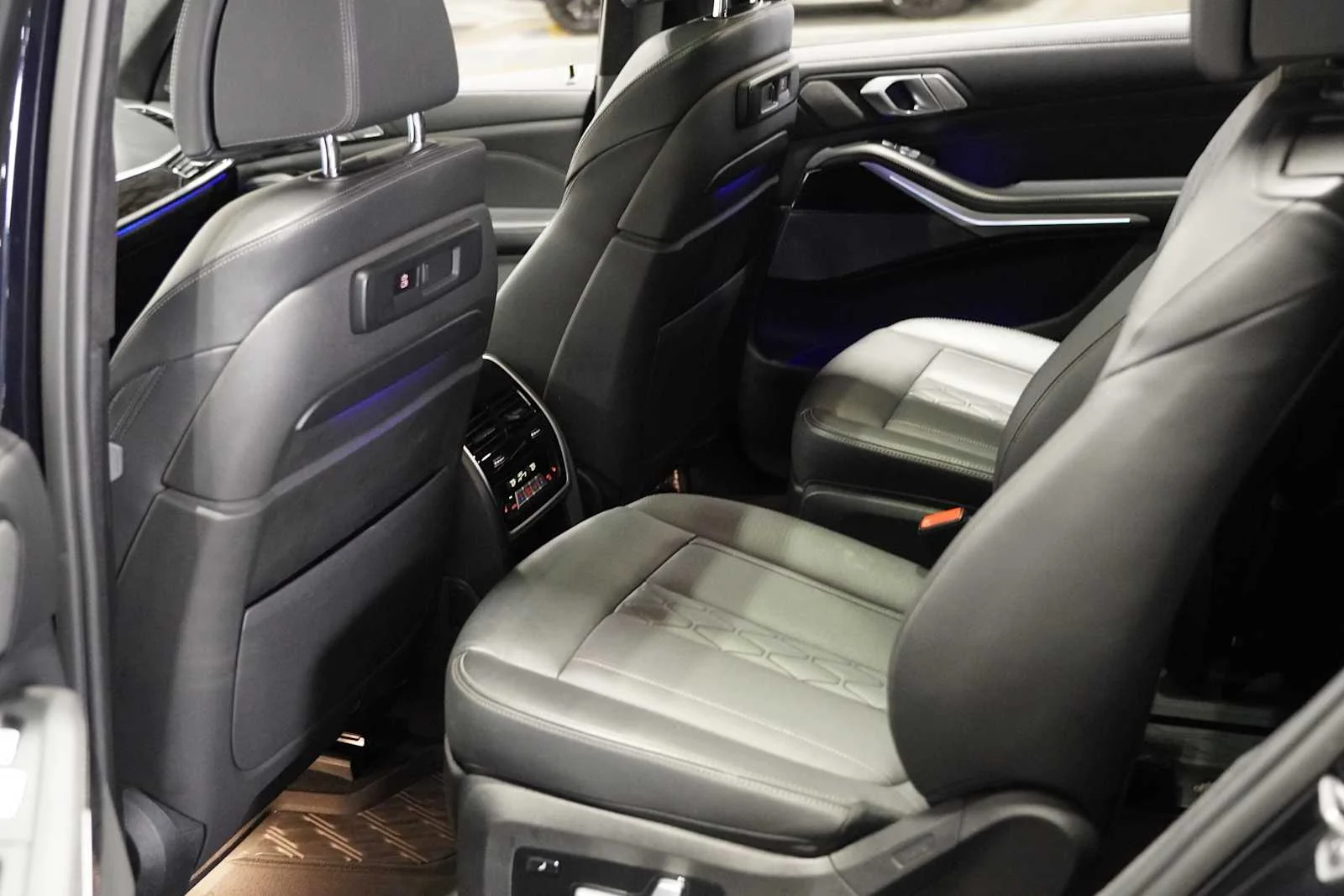 Used 2022 Carbon Black Metallic BMW M50i image 23