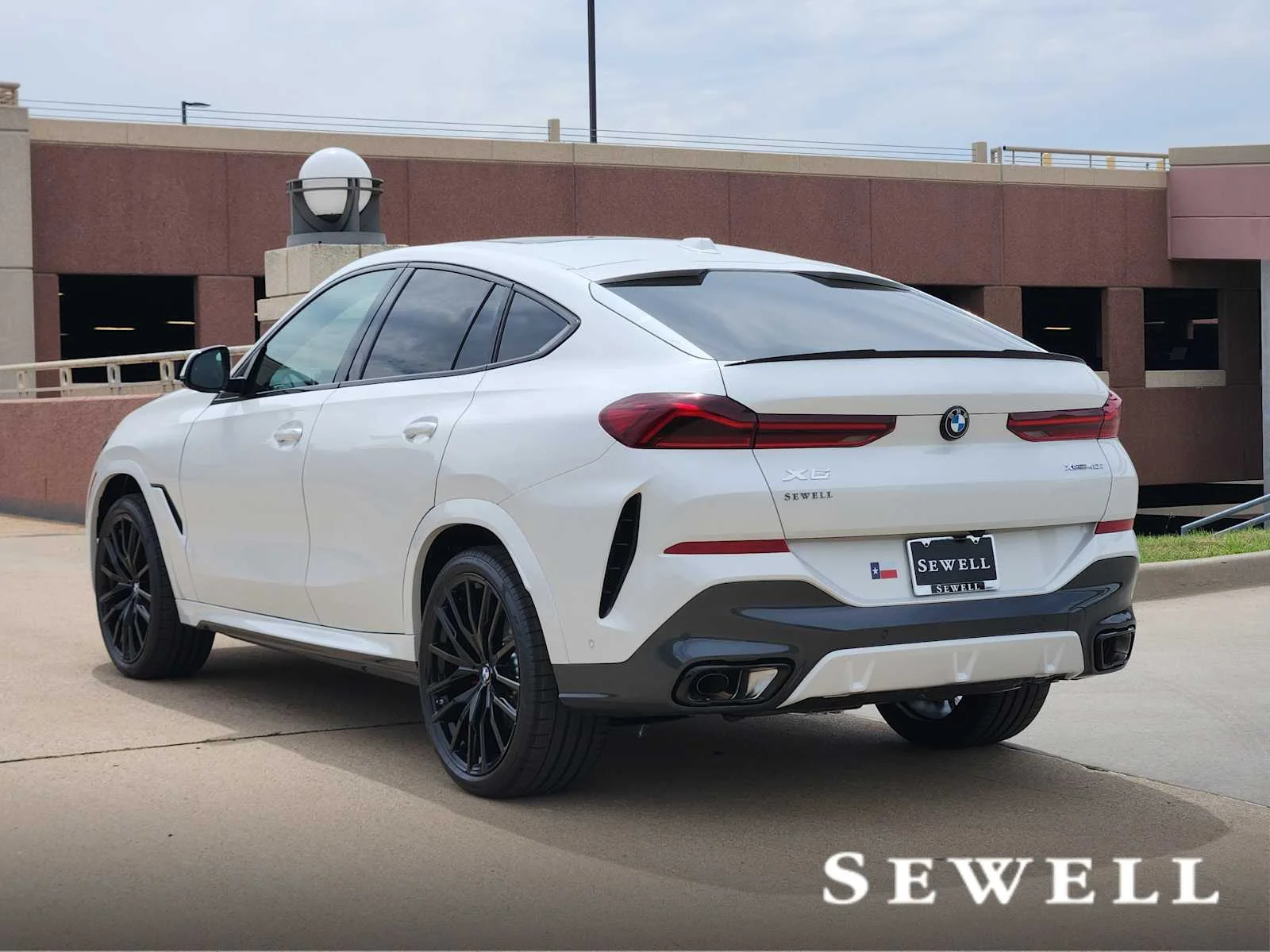 New 2027 Mineral White Metallic BMW xDrive40i image 3