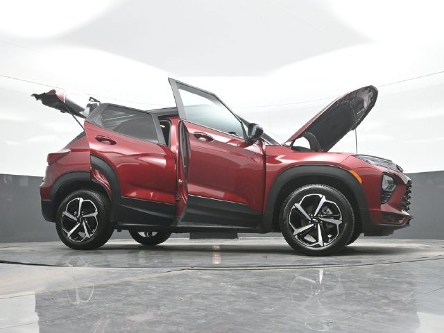 Used 2023 Red Chevrolet RS image 31