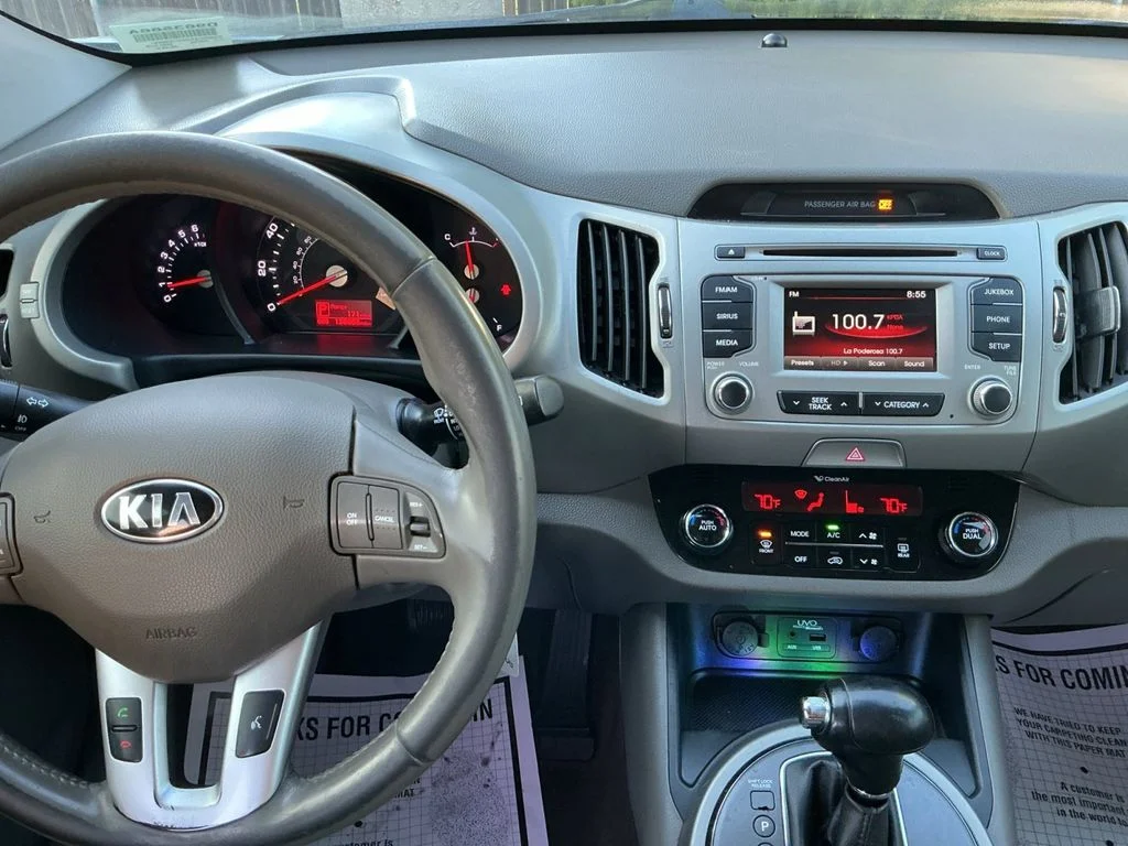 Used 2013 Silver Kia EX image 17